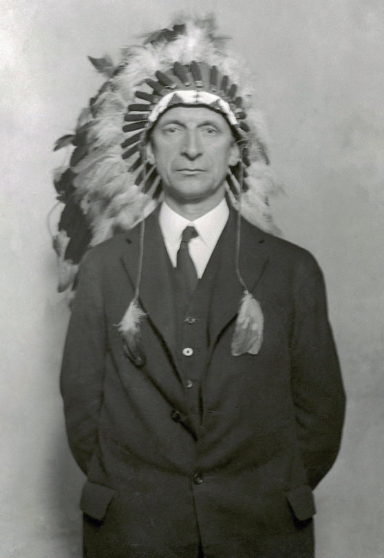Éamon de Valera, President of the Irish Republic, made an honorary chief of the Ojibwe-Chippewa people, 1919